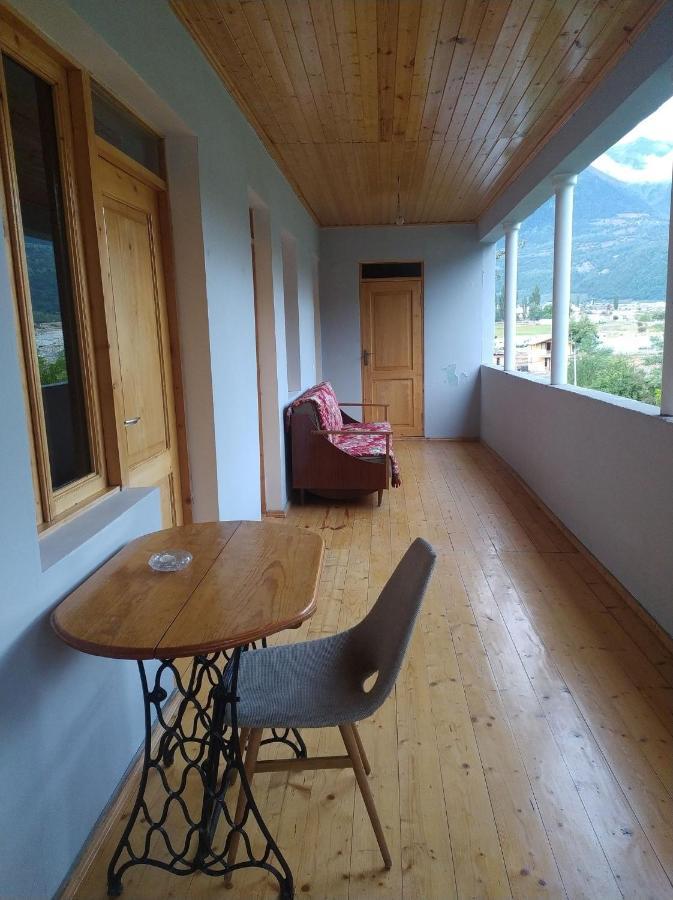 Guest House Nene Mestia Exterior foto